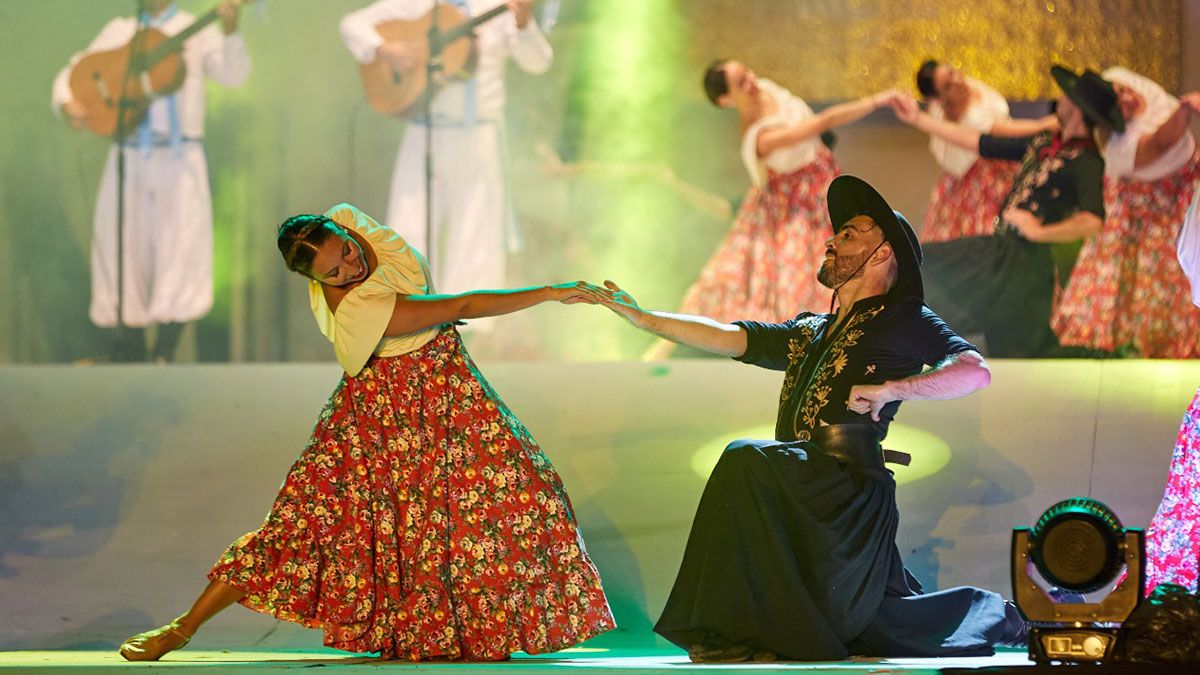 Después de un duro año de crisis y endeudamiento, Las Heras priorizará el ordenamiento de sus cuentas. Habrá Vendimia 2024, pero se recortaron las celebraciones distritales y se invertirá una acotada cantidad de dinero en la fiesta municipal. Después de un duro año de crisis y endeudamiento, Las Heras priorizará el ordenamiento de sus cuentas. Habrá Vendimia 2024, pero se recortaron las celebraciones distritales y se invertirá una acotada cantidad de dinero en la fiesta municipal.