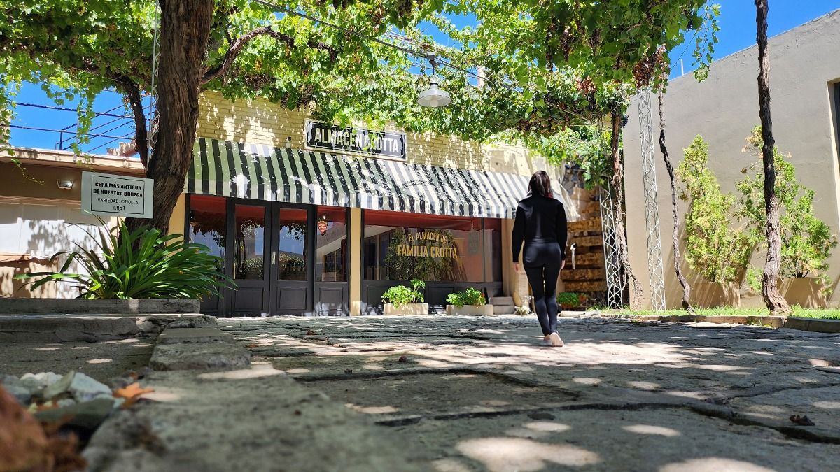 El área de hospitalidad de la bodega Crotta busca ahora ofrecer un servicio gastronómico para los turistas. El área de hospitalidad de la bodega Crotta busca ahora ofrecer un servicio gastronómico para los turistas.