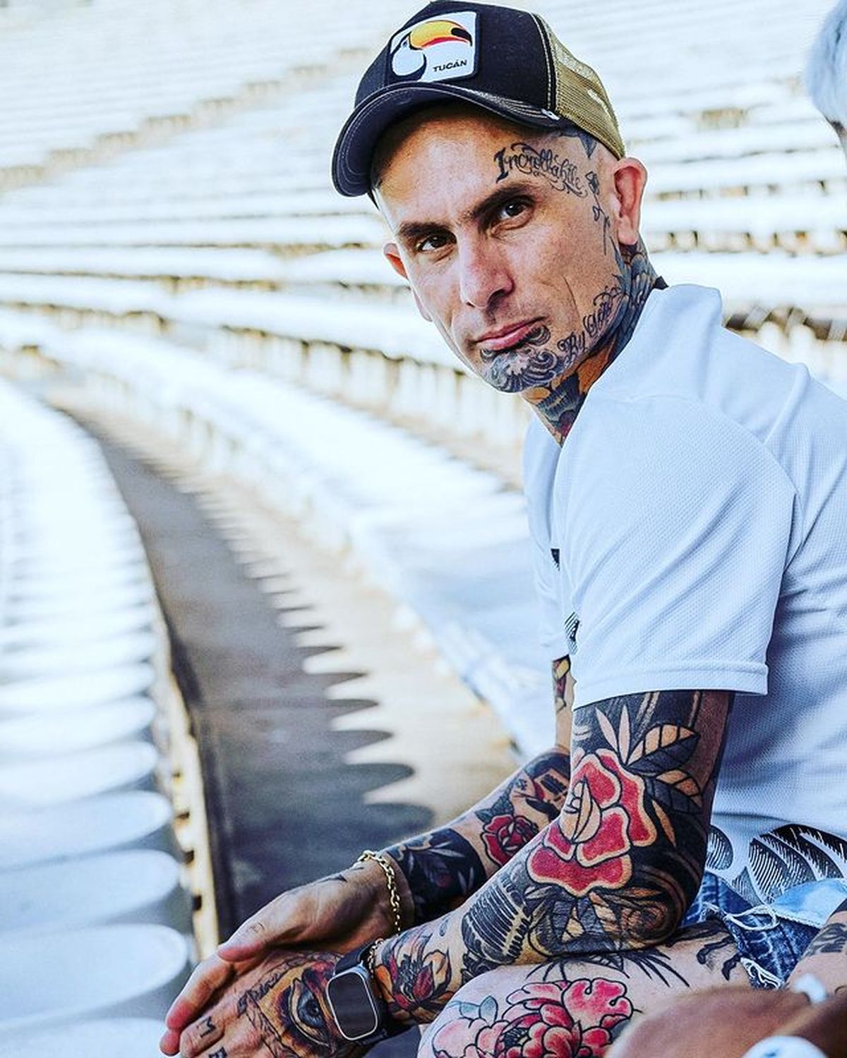 A las piñas. Ke Personajes se involucró en una pelea callejera y la policía intervino.