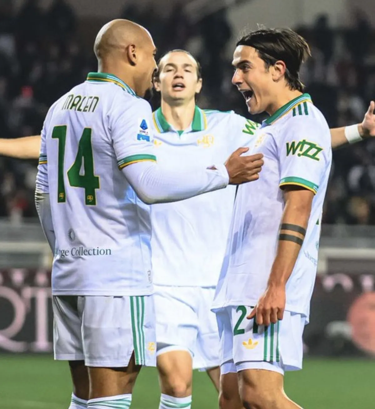 Paulo Dybala marcó y fue figura en la Roma.