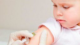 En 2018 los niños de 1 a 4 años recibirán una dosis extra de la vacuna triple