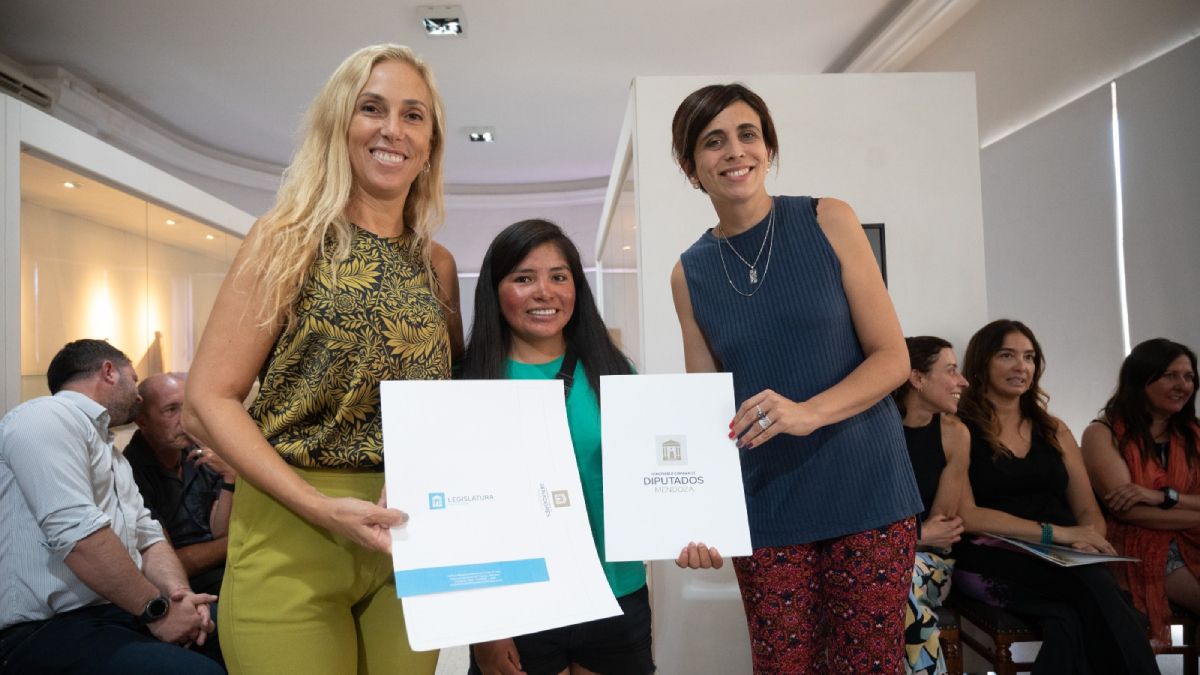 Internacional. De la Red de Mujeres de Montaña participan montañistas de todo el mundo. En esta ocasión, hubo de Chile, Bolivia, Italia, Nepal, y Argentina