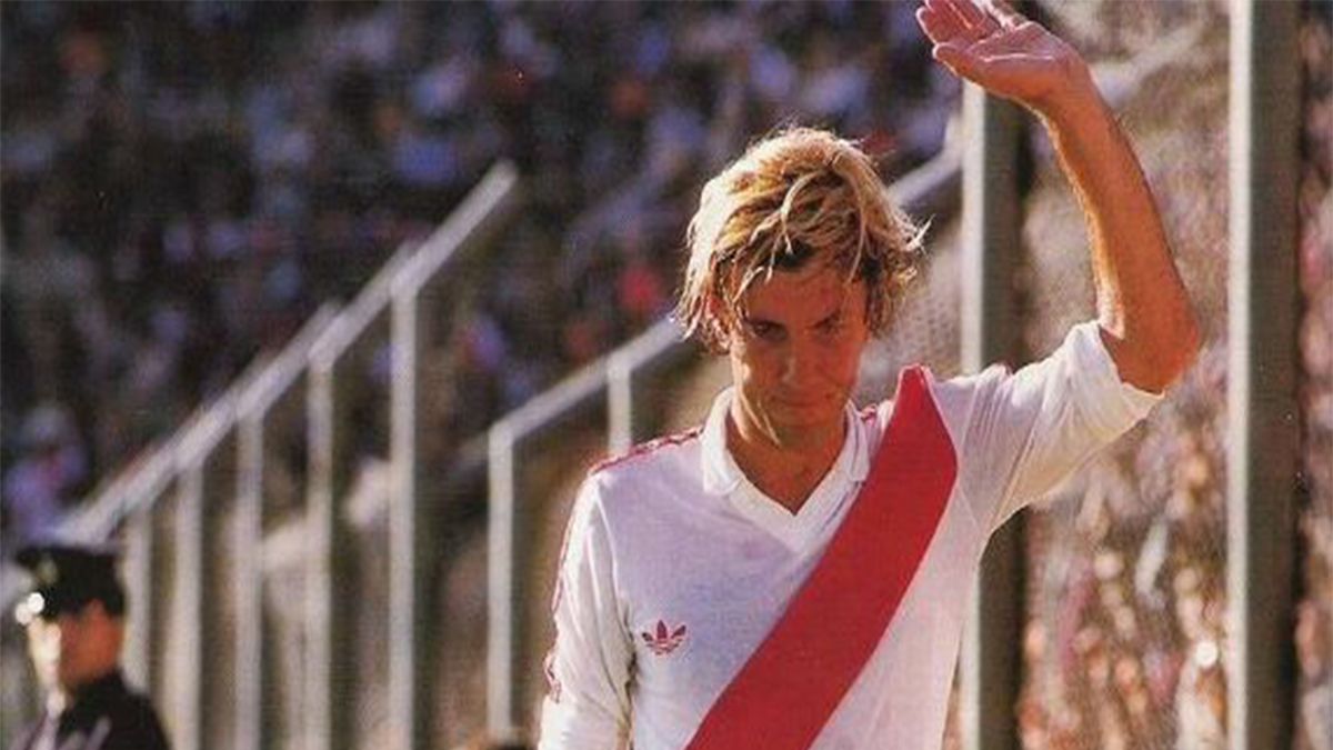 "Mostaza" Merlo fue ídolo de River como jugador y de Racing como director técnico.