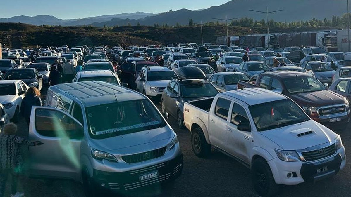 Reabrió el Paso Cristo Redentor y hay largas filas de vehículos en Uspallata para cruzar