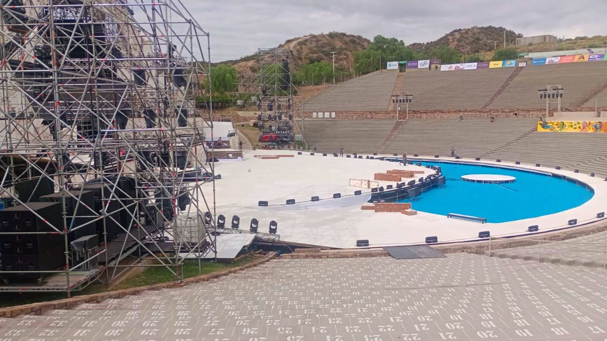 Néstor está convencido de que algunas sombras y algunos ruidos que aparecen de noche son los guardianes silenciosos que custodian este lugar sagrado de los mendocinos. Néstor está convencido de que algunas sombras y algunos ruidos que aparecen de noche son los guardianes silenciosos que custodian este lugar sagrado de los mendocinos.