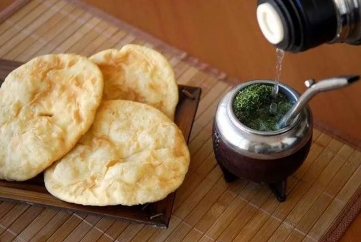 Receta de tortas fritas sin grasa para acompañar el mate. Receta de tortas fritas sin grasa para acompañar el mate.
