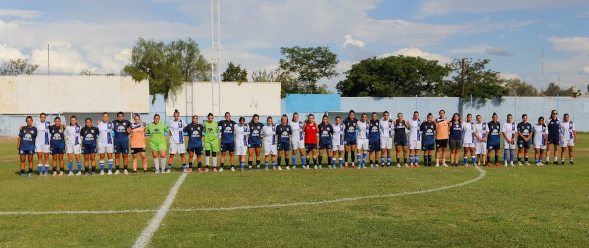Las jugadoras de Independiente Rivadavia y Godoy Cruz se mostraron juntas.