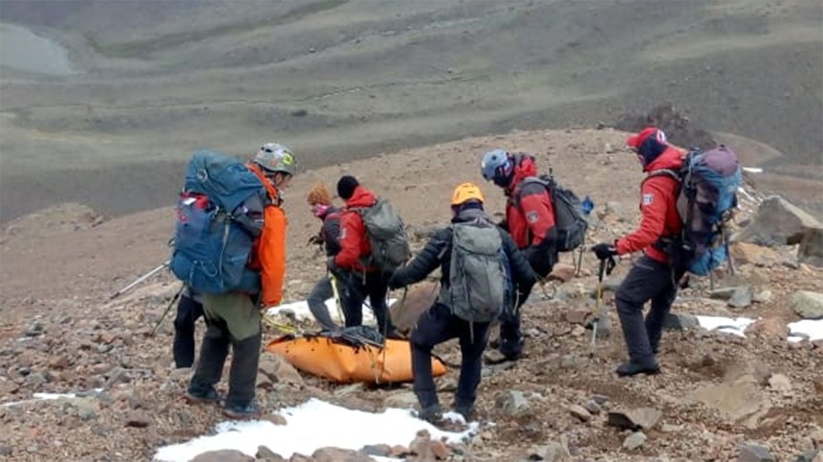La Patrulla de Rescate sacó el cuerpo del andinista del Cerro San Bernardo