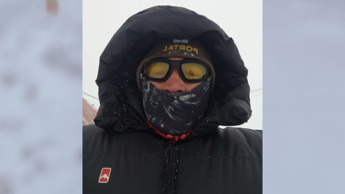 Lito Calabrese, preparado para resistir las nevadas en la alta montaña. Lito Calabrese, preparado para resistir las nevadas en la alta montaña.