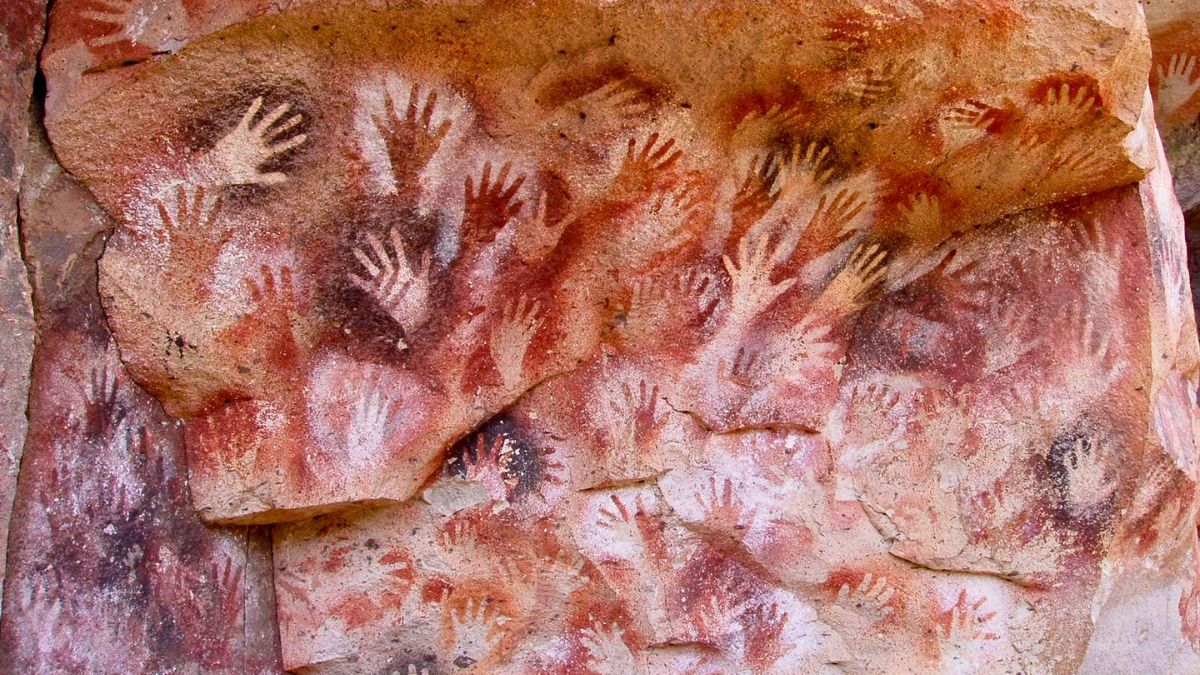 Las manos registradas en la cueva de este pueblo. Las manos registradas en la cueva de este pueblo.