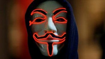 Anonymous le declaró la 