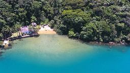 Esta playa es una parada obligatoria para quienes visitan Ilha Grande. Esta playa es una parada obligatoria para quienes visitan Ilha Grande.
