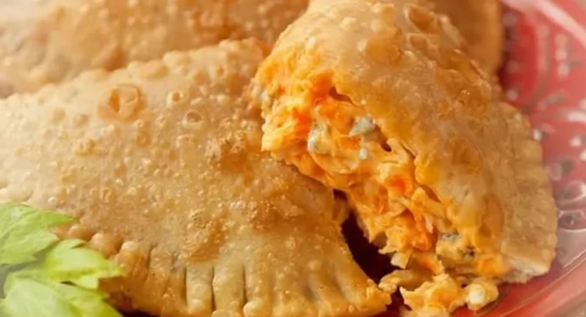 Son tradicionales y para todos los gustos: la receta fácil de empanadas de pollo al curry con manzana verde y cebolla caramelizada Son tradicionales y para todos los gustos: la receta fácil de empanadas de pollo al curry con manzana verde y cebolla caramelizada
