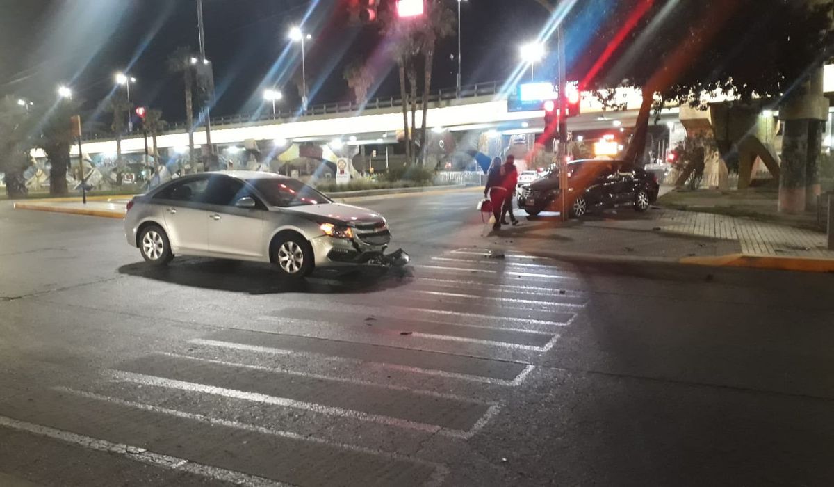 Impresionante accidente complicó la circulación por el nudo vial