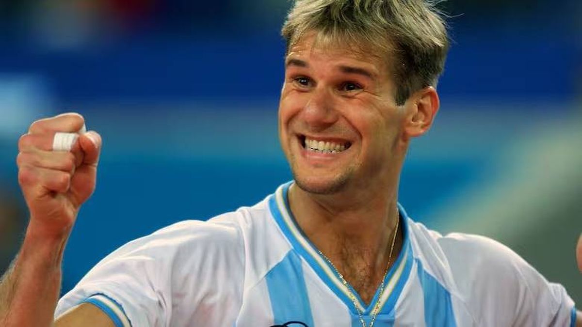 En 1991 Marcos Milinkovic fue llamado a la selección nacional mayor tras un breve paso por la juvenil en 1989. En 1991 Marcos Milinkovic fue llamado a la selección nacional mayor tras un breve paso por la juvenil en 1989. 