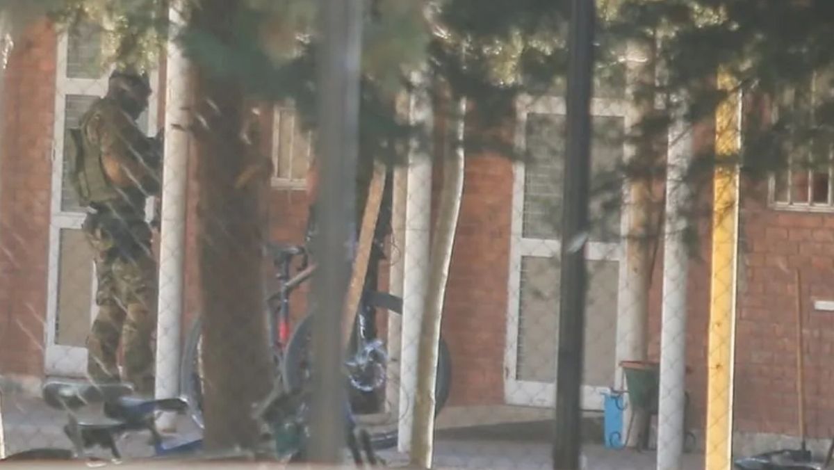 Detuvieron a un celador sospechado de abusar sexualmente a la niña que se atrincheró en una escuela en La Paz