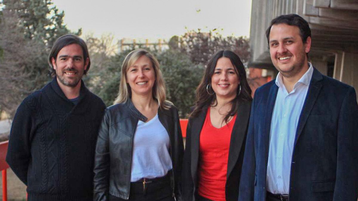 Los referentes nacionales del Frentde Izquierda, Nicolás del Caño y Myriam Bregman, junto a Noelia Barbeito y Lautaro Jiménez.