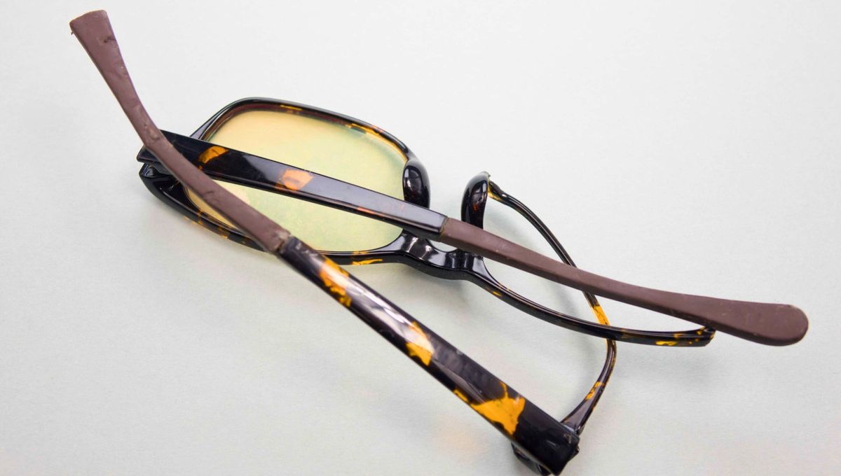 Estos trucos son los más practicos cuando se trata de arreglar un anteojo de forma casera si aún no puedes llevarlos al óptico. Estos trucos son los más practicos cuando se trata de arreglar un anteojo de forma casera si aún no puedes llevarlos al óptico.