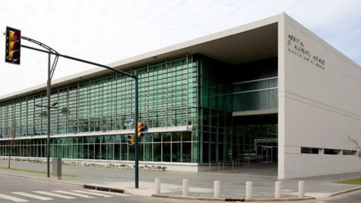 Jonathan Salinas, el hombre atacado, murió tras permanecer internado más de 20 días en grave estado en el HECA de Rosario. Jonathan Salinas, el hombre atacado, murió tras permanecer internado más de 20 días en grave estado en el HECA de Rosario.