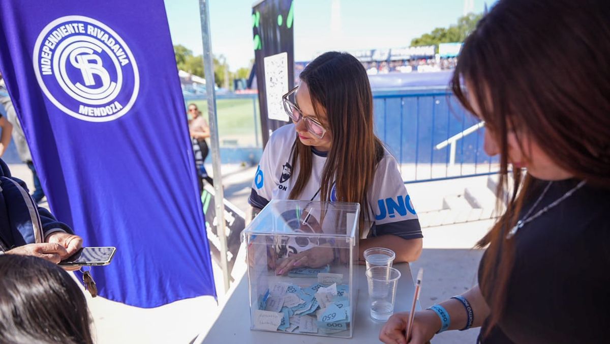 En esta oportunidad se incentiva a los simpatizantes de La Lepra a donar útiles escolares nuevos, de cara al inicio del ciclo lectivo previsto para el 25 de febrero. En esta oportunidad se incentiva a los simpatizantes de La Lepra a donar útiles escolares nuevos, de cara al inicio del ciclo lectivo previsto para el 25 de febrero.