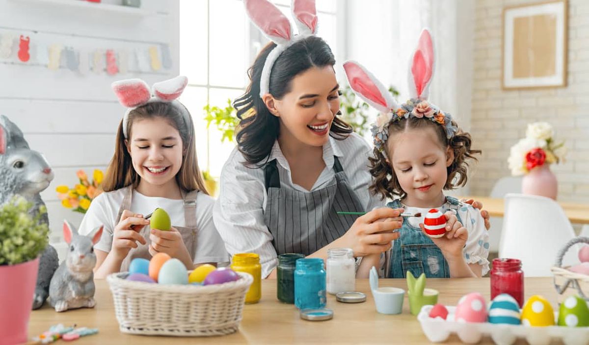 En Semana Santa lo ideal es compartir en familia...y comiendo ricos huevos de Pascua. En Semana Santa lo ideal es compartir en familia...y comiendo ricos huevos de Pascua.