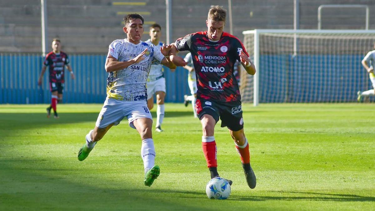 Huracán Las Heras no pudo con Juventud Unida.