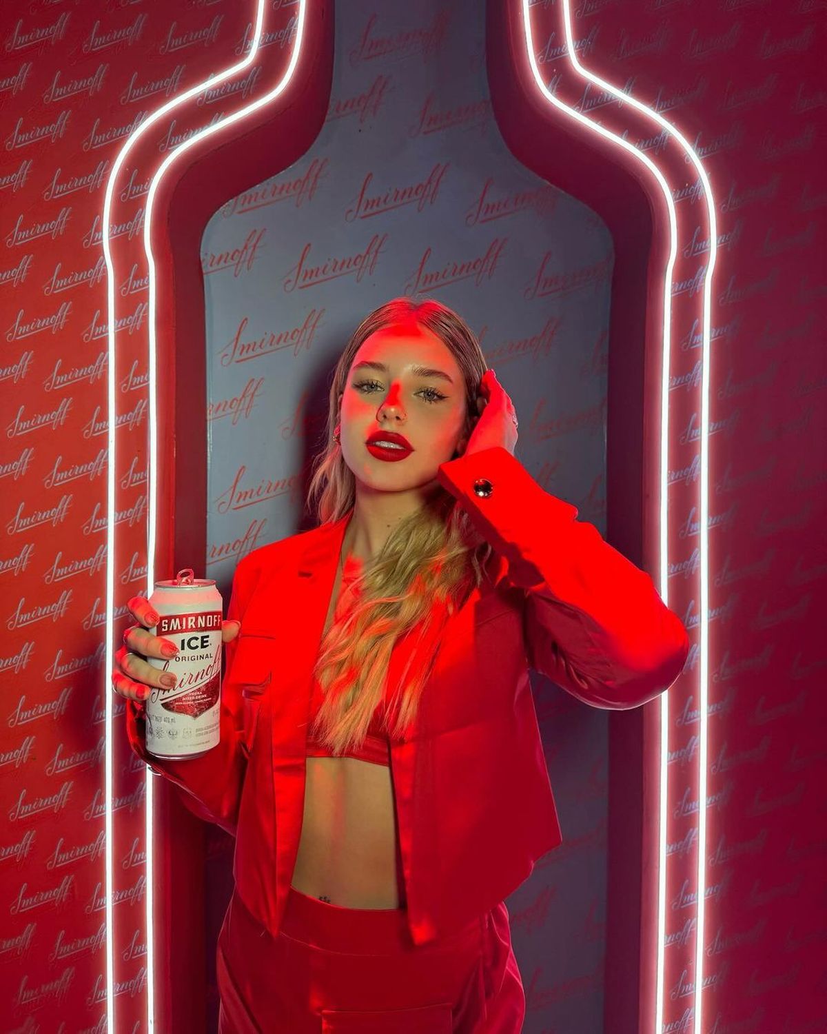 Coti Romero paraliza la Navidad anticipando ultra look: brasier a la vista, shorts y más. Coti Romero paraliza la Navidad anticipando ultra look: brasier a la vista, shorts y más.