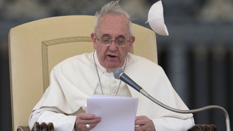Otra imagen inusual del Papa que recorre el mundo