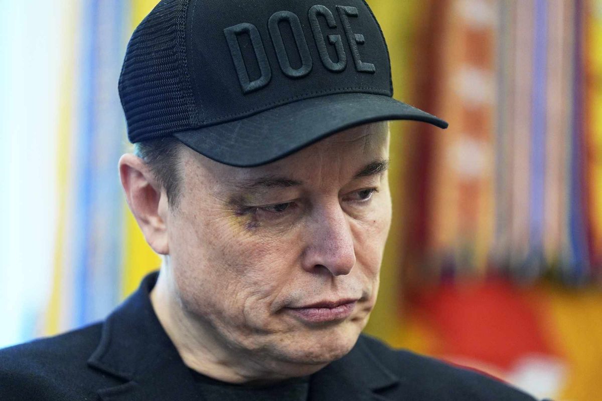 El mal momento de Elon Musk: perdió el control en la Casa Blanca a centímetros de Donald Trump