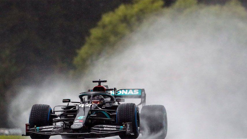 Hamilton voló bajo la lluvia y largará en punta el Gran Premio de Estiria