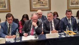 El gobernador Alfredo Cornejo junto a sus pares de la Mesa del Cobre.