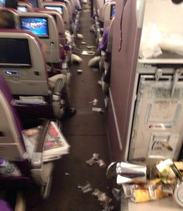 ¡Qué julepe! Una turbulencia en un Airbus dejó 34 heridos y encima era un Malaysia Airlines