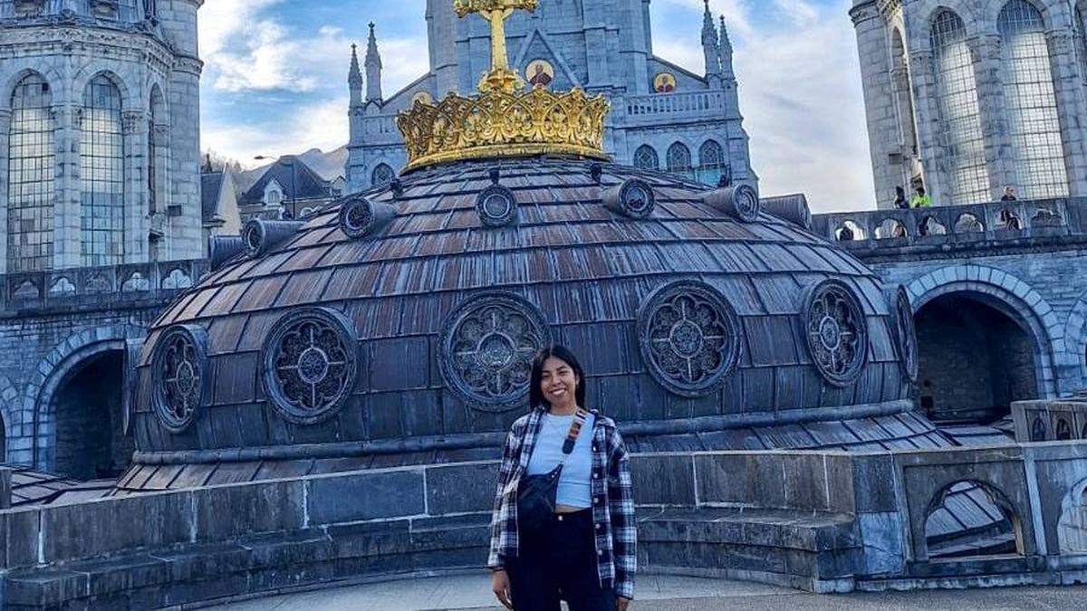 Macarena realiza en Francia un máster sobre Administración Agrícola. Macarena realiza en Francia un máster sobre Administración Agrícola.