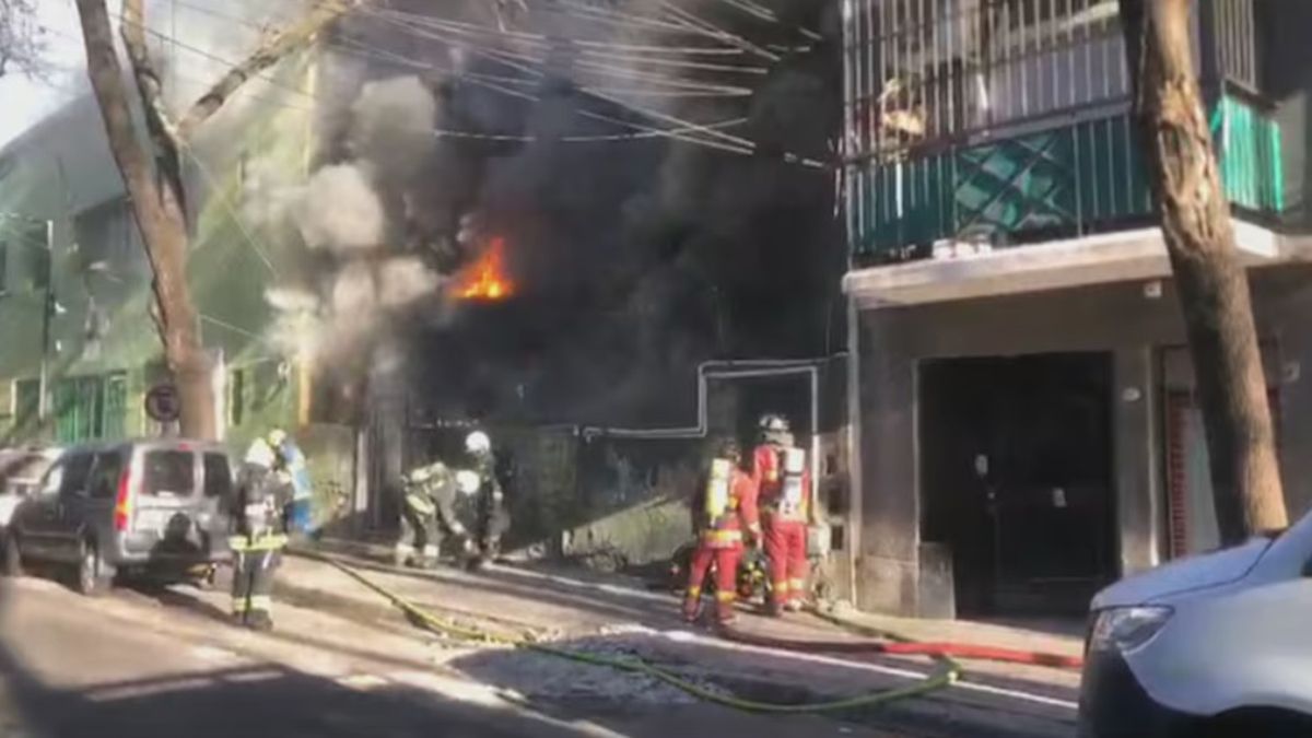 Siniestro en un conventillo: una persona discapacitada murió en un incendio en La Boca y hay ocho heridos