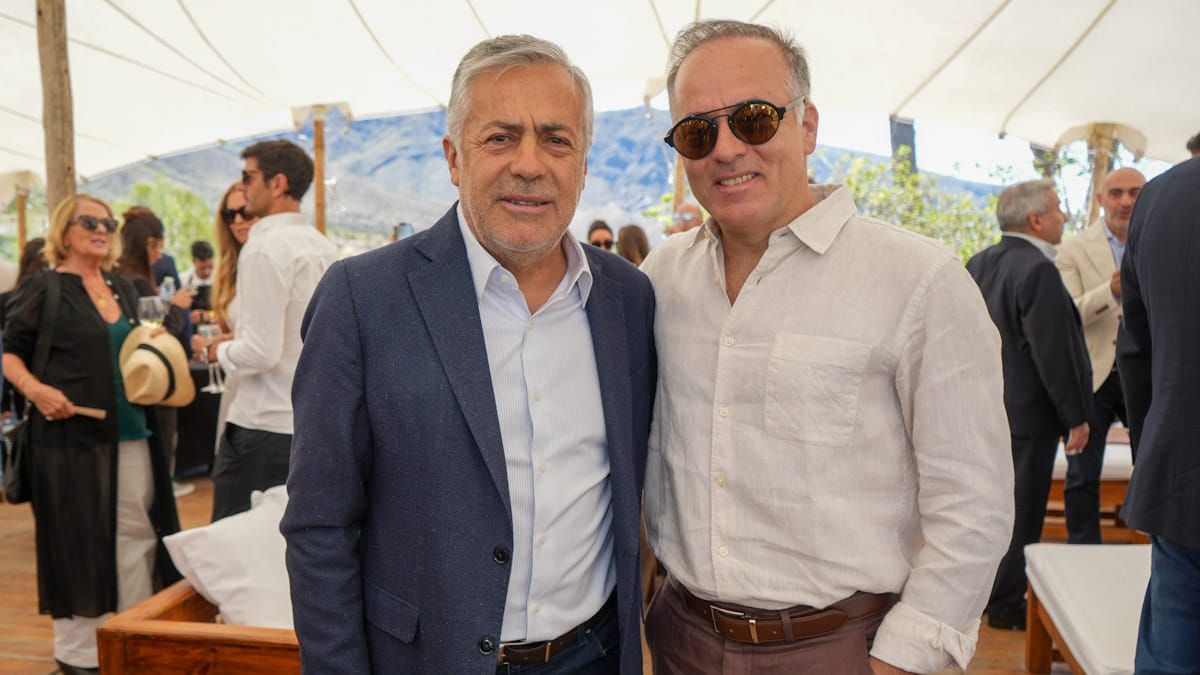 Alfredo Cornejo con Alejandro Spinello, CEO de Grupo Amèrica Cuyo. Alfredo Cornejo con Alejandro Spinello, CEO de Grupo Amèrica Cuyo.