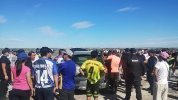 Detuvieron a un árbitro en pleno partido: dirigía con una tobillera electrónica