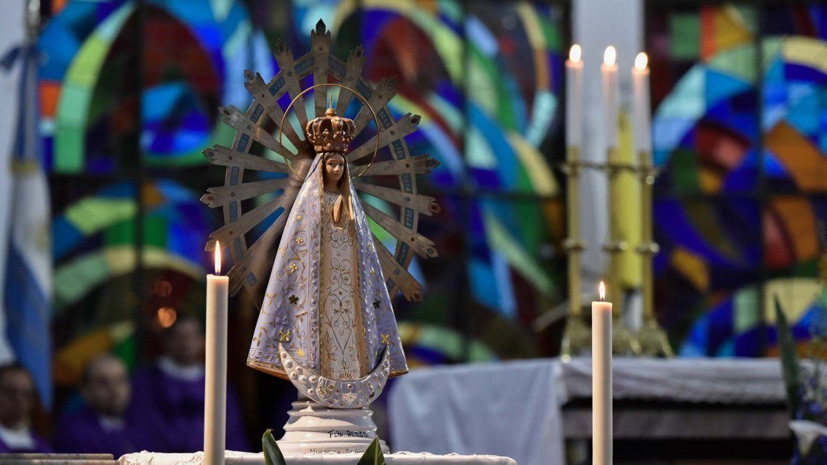 La Virgen de Luján la patrona de todos los argentinos.