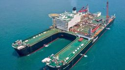 El mayor barco de construcción del planeta Tierra: eleva plataformas petroleras en segundos El mayor barco de construcción del planeta Tierra: eleva plataformas petroleras en segundos