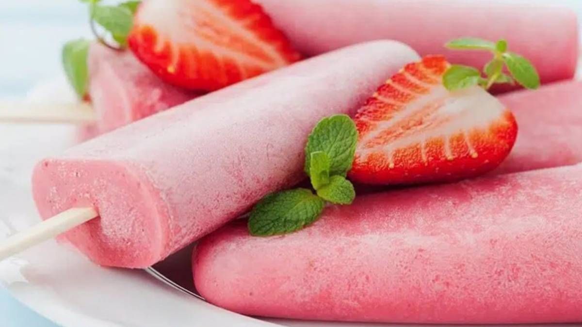 Receta de palitos de helado de yogur y frutilla.