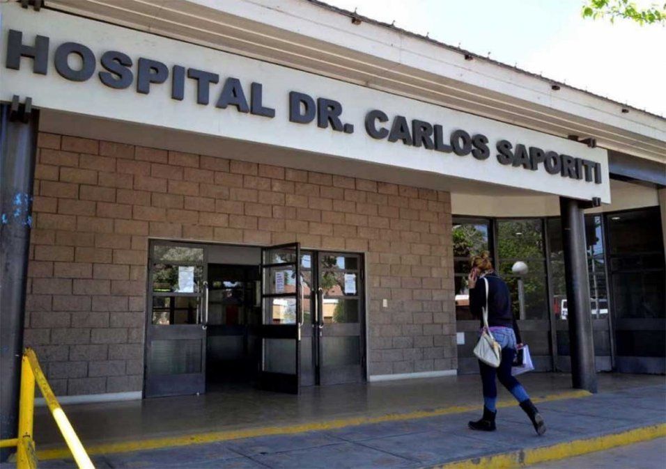 El hombre murió en el Hospital Saporiti.