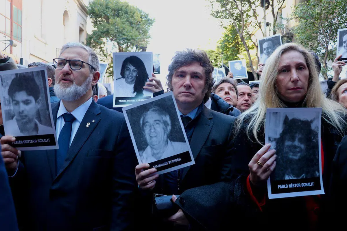 Milei asistió a la ceremonia central al cumplirse 32 años del atentado contra la AMIA&nbsp;