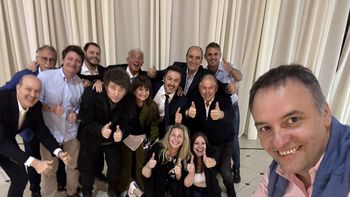 Milei reúne a su nuevo Gabinete e inicia la segunda etapa de su gestión Milei reúne a su nuevo Gabinete e inicia la segunda etapa de su gestión