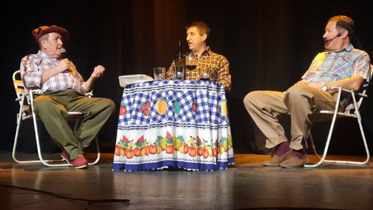 Los Cumpas (los hermanos Henr&iacute;quez, Franklin y Oscar) junto a Sergio "Tano" Robles.