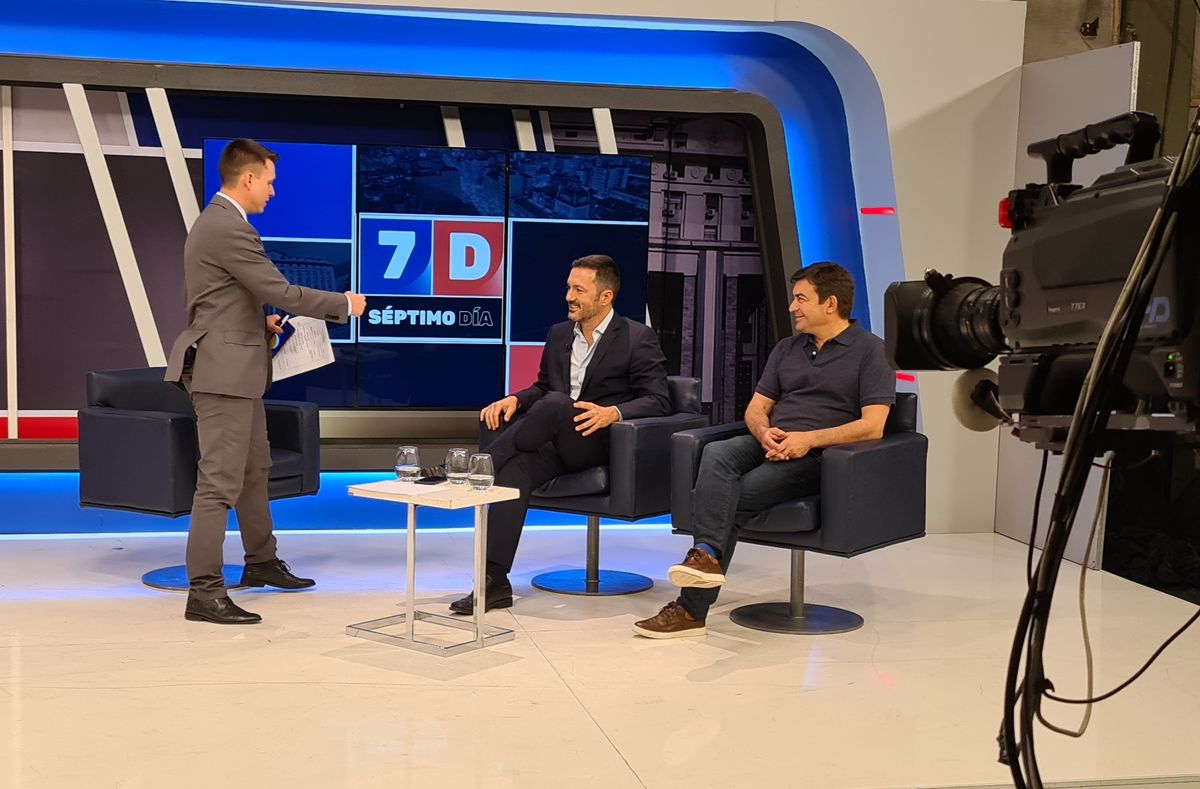 Luis Petri y Omar De Marchi en Séptimo Día. Llega a saludar Julián Imazio.