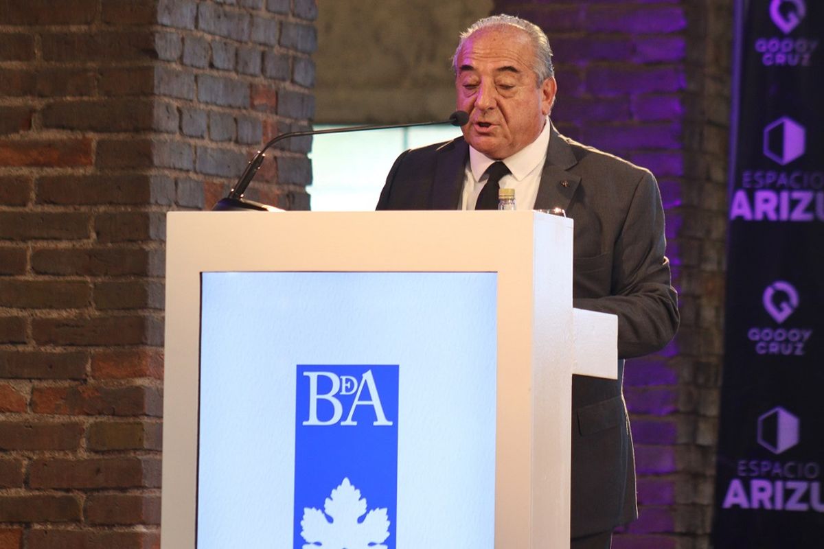 Presidente de Bodegas de Argentina, Walter Bressia. Presidente de Bodegas de Argentina, Walter Bressia.