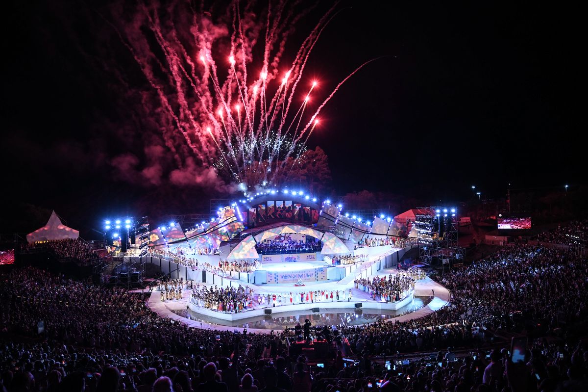 Por segundo año consecutivo, las entradas de la Vendimia salen más baratas a los mendocinos. Por segundo año consecutivo, las entradas de la Vendimia salen más baratas a los mendocinos.