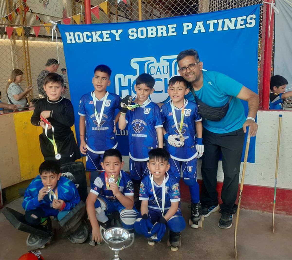 Unión blanco ganó la Copa de Oro de promo. Unión blanco ganó la Copa de Oro de promo.