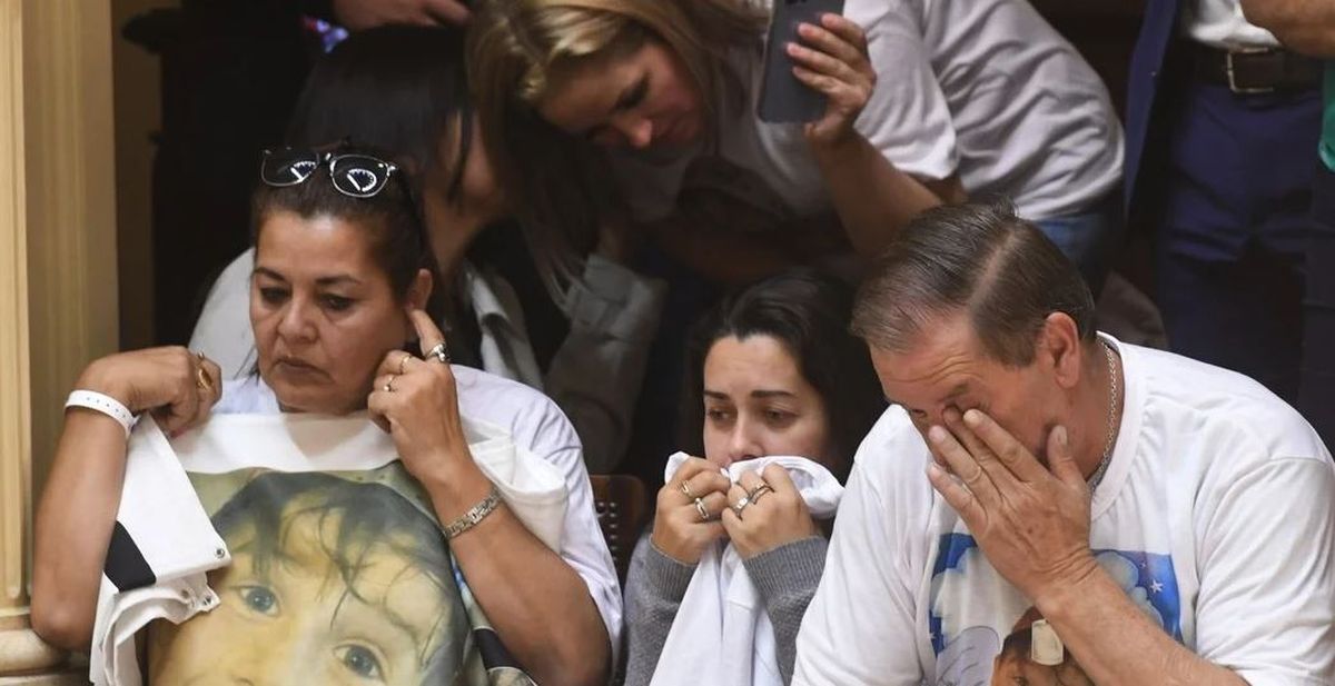 Familiares de Lucio Dupuy estuvieron en el Senado durante el tratamiento de la ley.