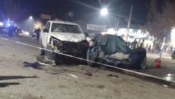 Accidente fatal en San Rafael. Así quedaron la Toyota y el Fiat Súper Europa donde falleció el joven de 20 años en San Rafael.