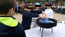¿Por qué hay motivo se incineran las banderas argentinas en las escuelas? ¿Por qué hay motivo se incineran las banderas argentinas en las escuelas?